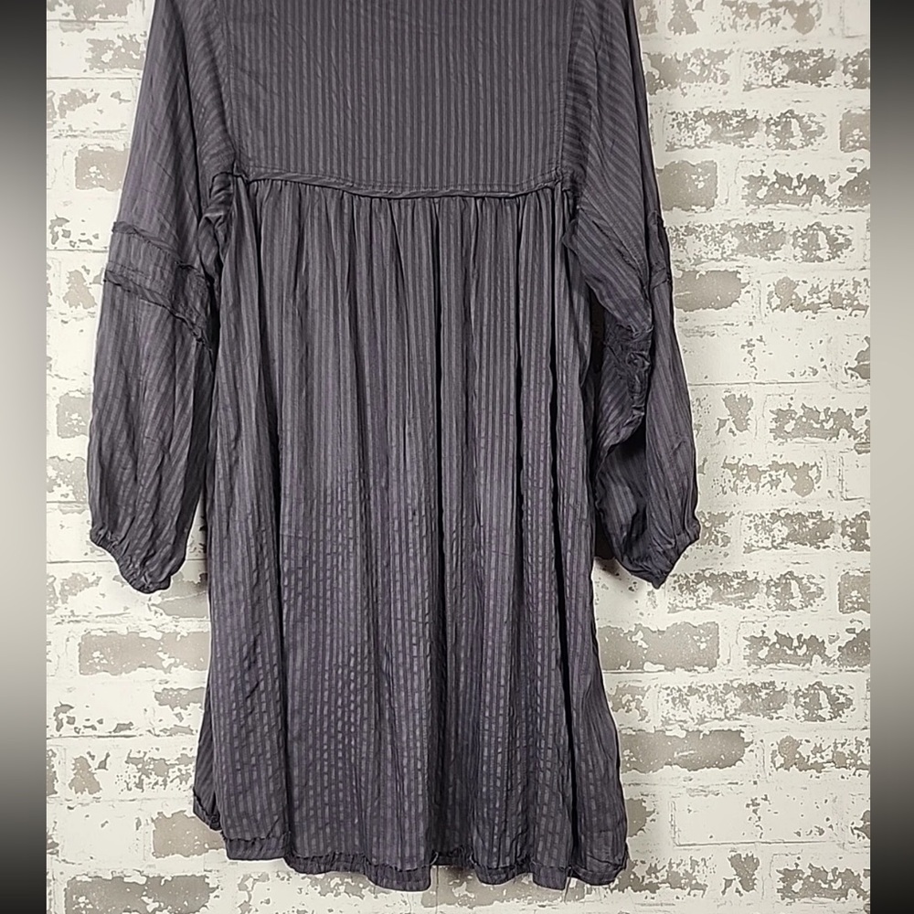 NWOT Carly Jean Los Angeles Navy Sheith Raw Hem Long Sleeve Midi Dress - Picture 16 of 16